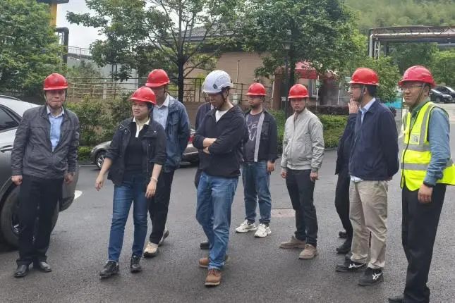 1752562870476238.jpg 福建海峽環(huán)保集團(tuán)股份有限公司黨委書記、董事長徐婷一行到紅廟嶺項目檢查指導(dǎo)工作.jpg